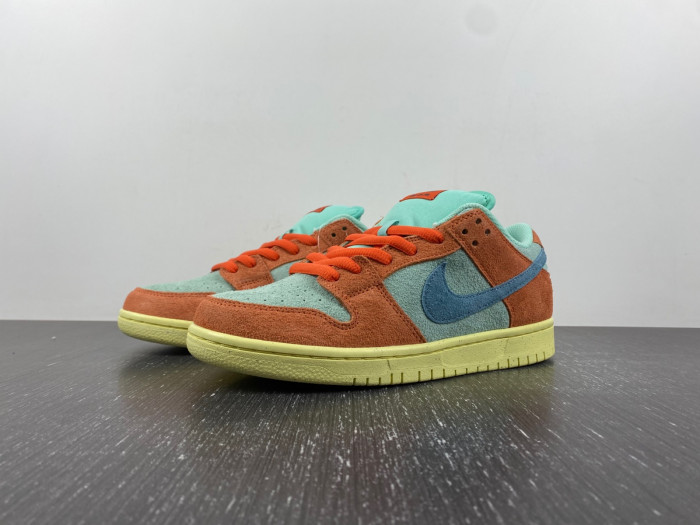 nike sb dunk low “noise aqua” dv5429-800