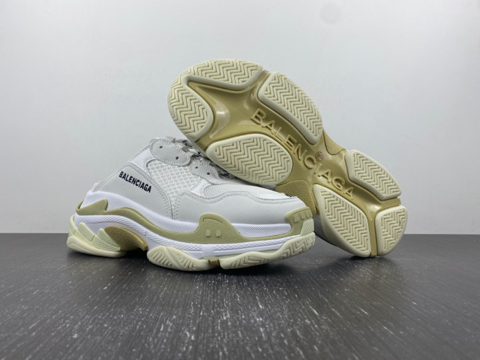 Ba*len*cia*ga triple s sneaker 80000101