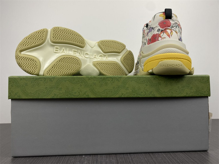 g*u*i vintage triple s 576965 dr1111111