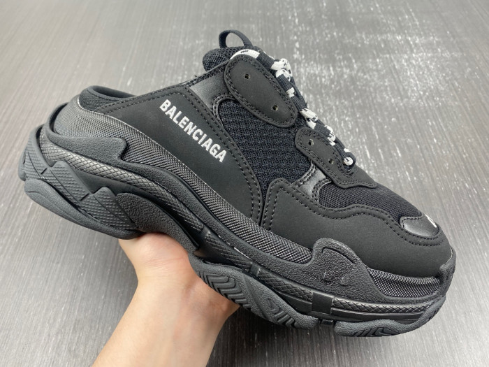 Ba*len*cia*ga triple s sneaker 80000102