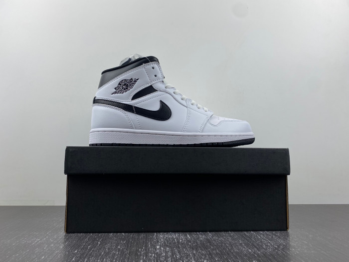 air jordan 1 mid “white/black” dq8426-132