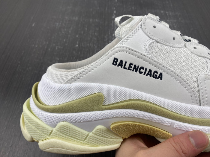 Ba*len*cia*ga triple s sneaker 80000101