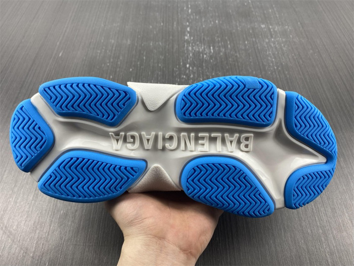 Ba*len*cia*ga triple s sneaker 8000020