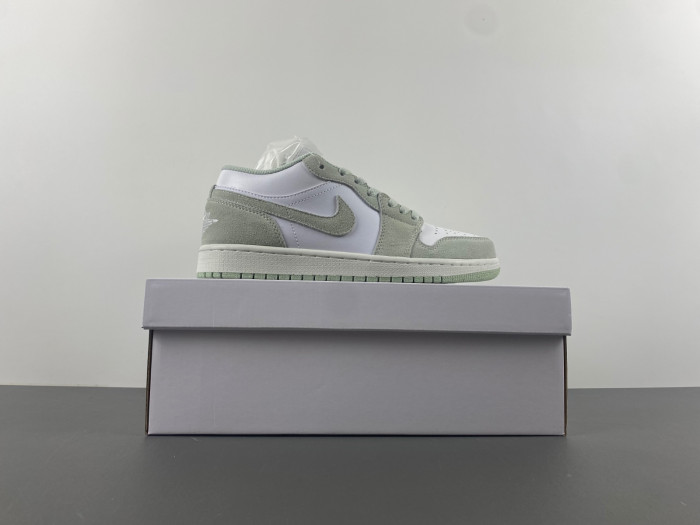 air jordan 1 low "light green" fn5214-131