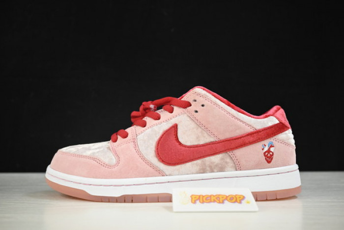 nike dunk sb low strangelove skateboards ct2552-800