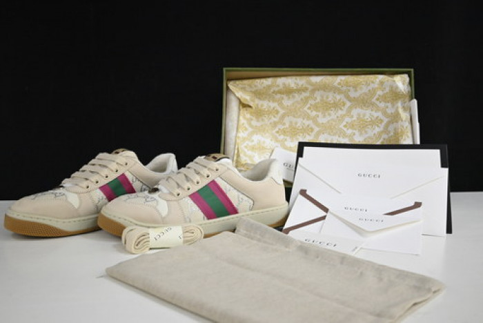 G*u*i* trainer sneaker88