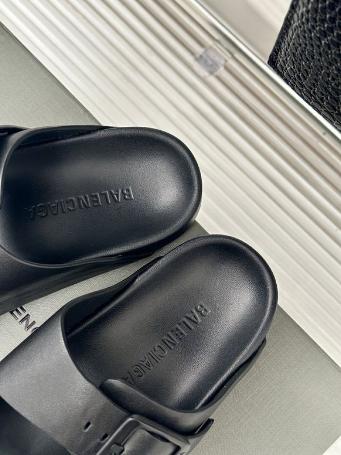 balenciag* sandal bs71