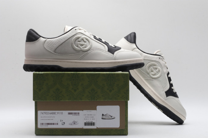 G*u*i* trainer sneaker95