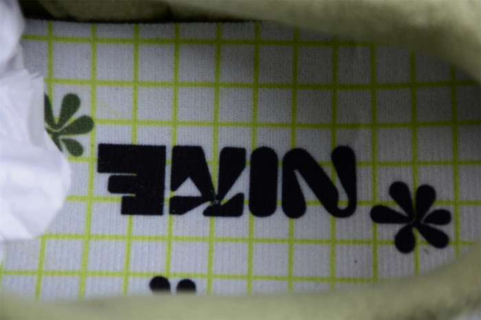 nike dunk low se fleece pack honeydew dq7579-300