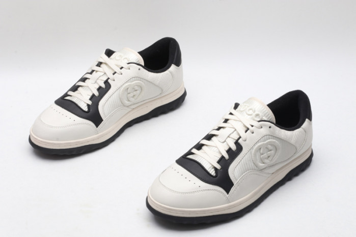 G*u*i* trainer sneaker95
