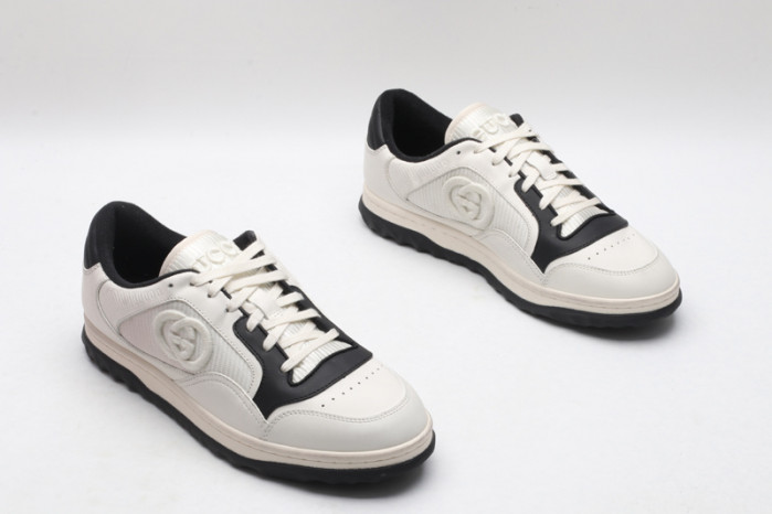 G*u*i* trainer sneaker95