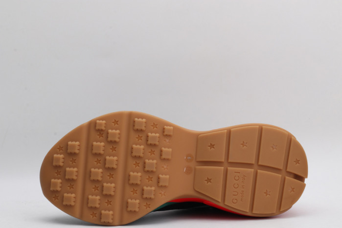 G*u*i* rhyton sneaker