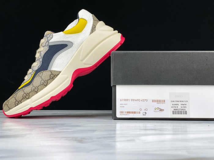 G*u*i* rhyton sneaker