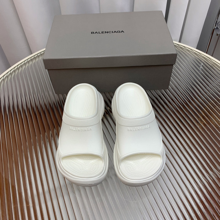 balenciag* sandal bs63