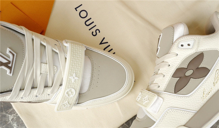 lv snekaers l0000335
