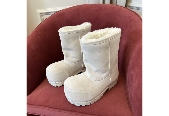Balenciaga Boots 80000258