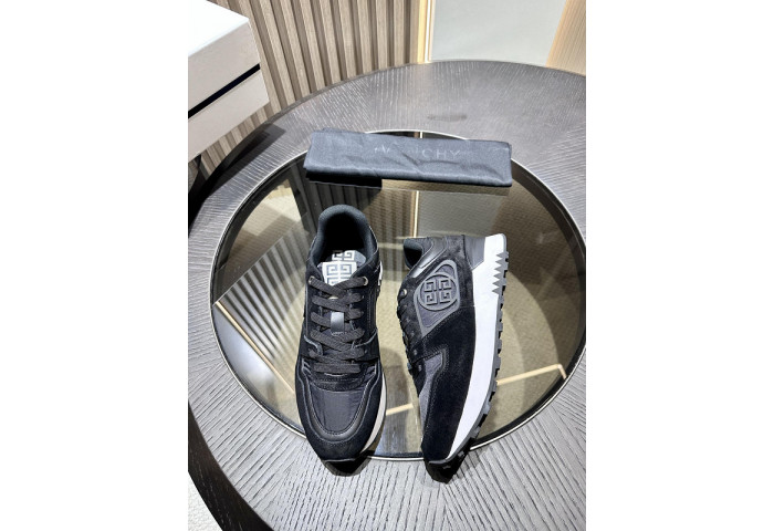 Givenchy Sneakers 660037