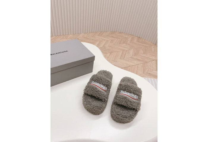 Balenciag* Sandal BS74