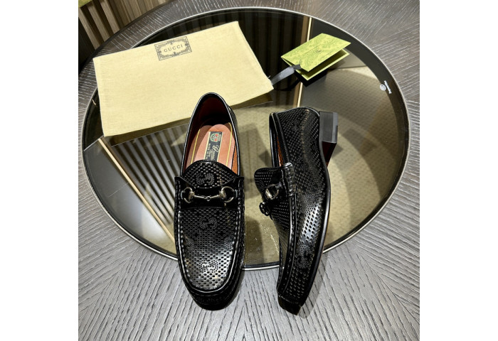 G*u*i* loafers gc182