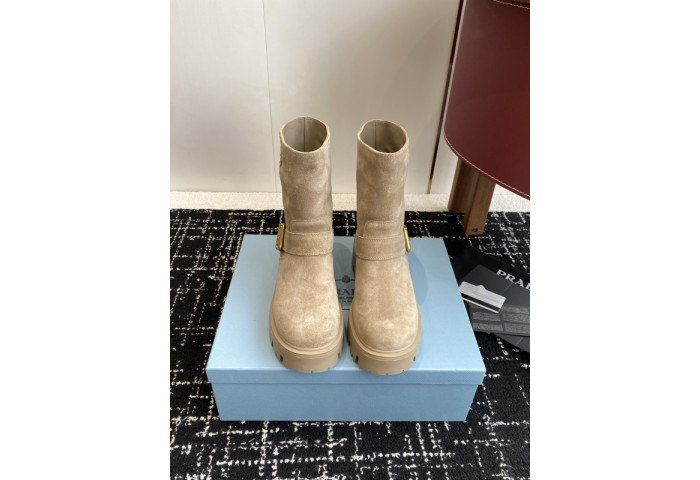 PRAD* boots P225