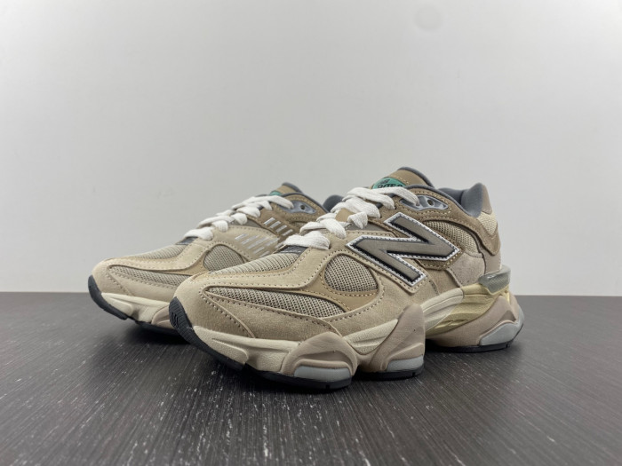 Bape x New Balance 2002R M2002RHO DFY15