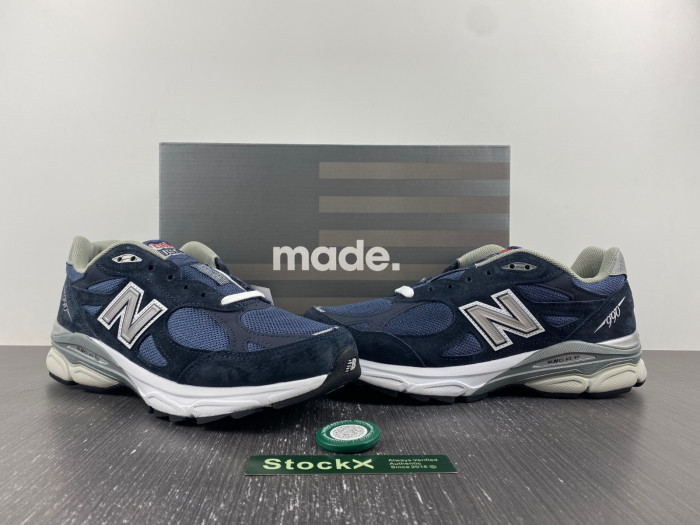 Bape x New Balance 2002R M2002RHO DFY18