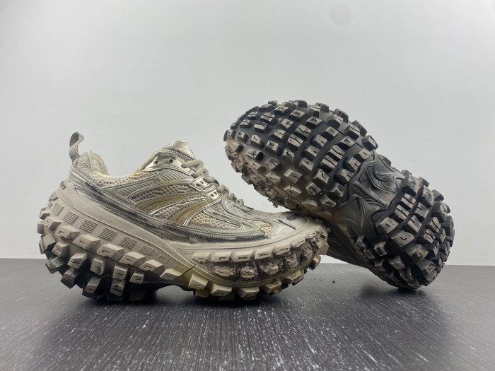Balenciaga defender 8000078