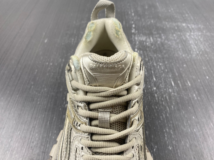 Balenciaga defender 8000078