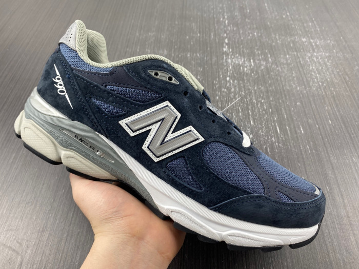Bape x New Balance 2002R M2002RHO DFY18