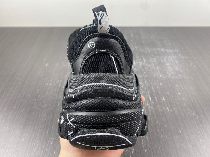 Balenciaga TRIPLE S SNEAKER 8000099