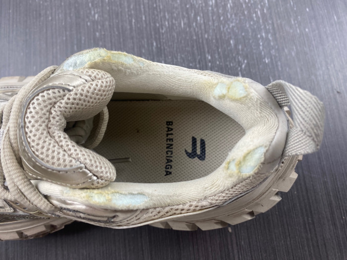 Balenciaga defender 8000078
