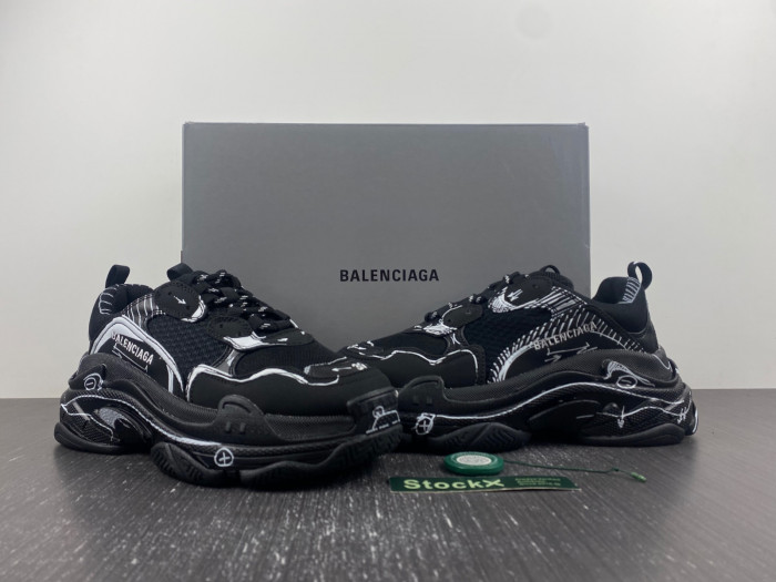 Balenciaga TRIPLE S SNEAKER 8000099