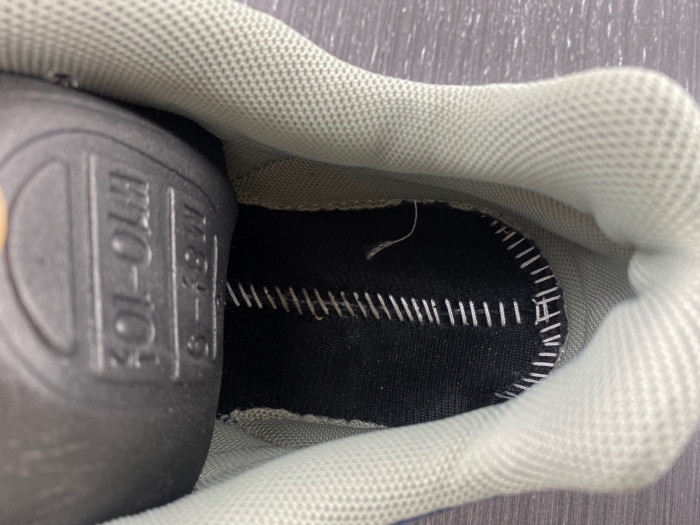 Bape x New Balance 2002R M2002RHO DFY18