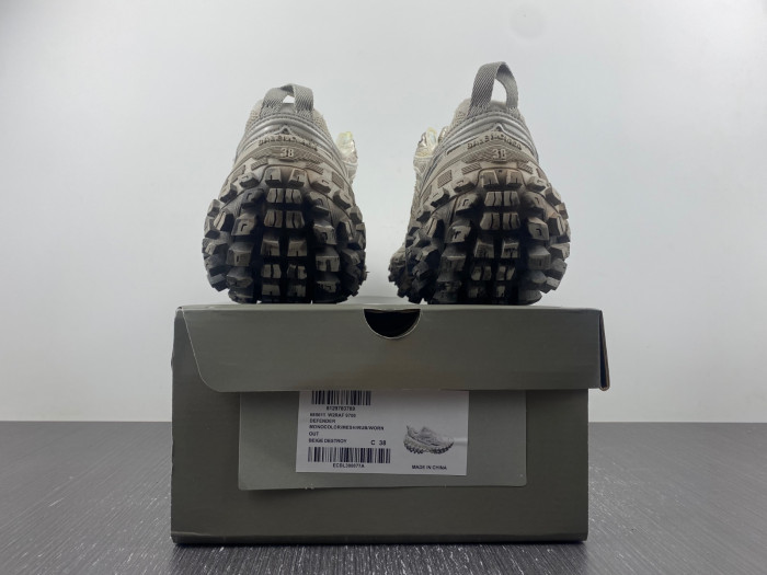 Balenciaga defender 8000078