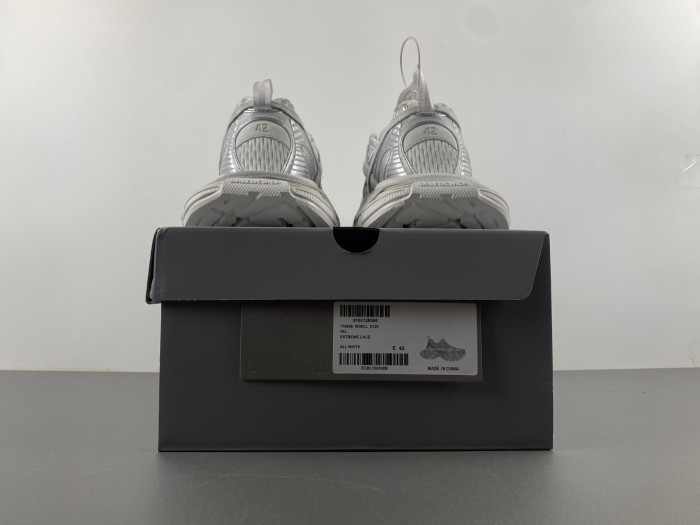 Balenciaga 3XL sneaker pop17
