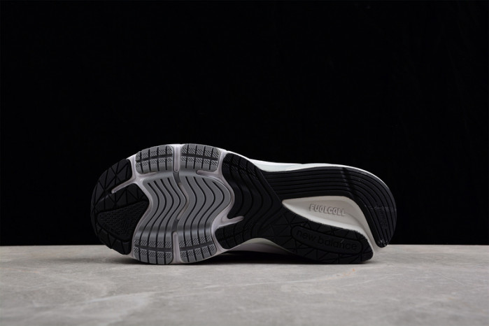New Balance 990 M990NV6