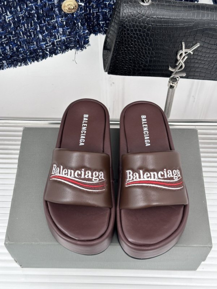 Balenciag* Sandal BS82