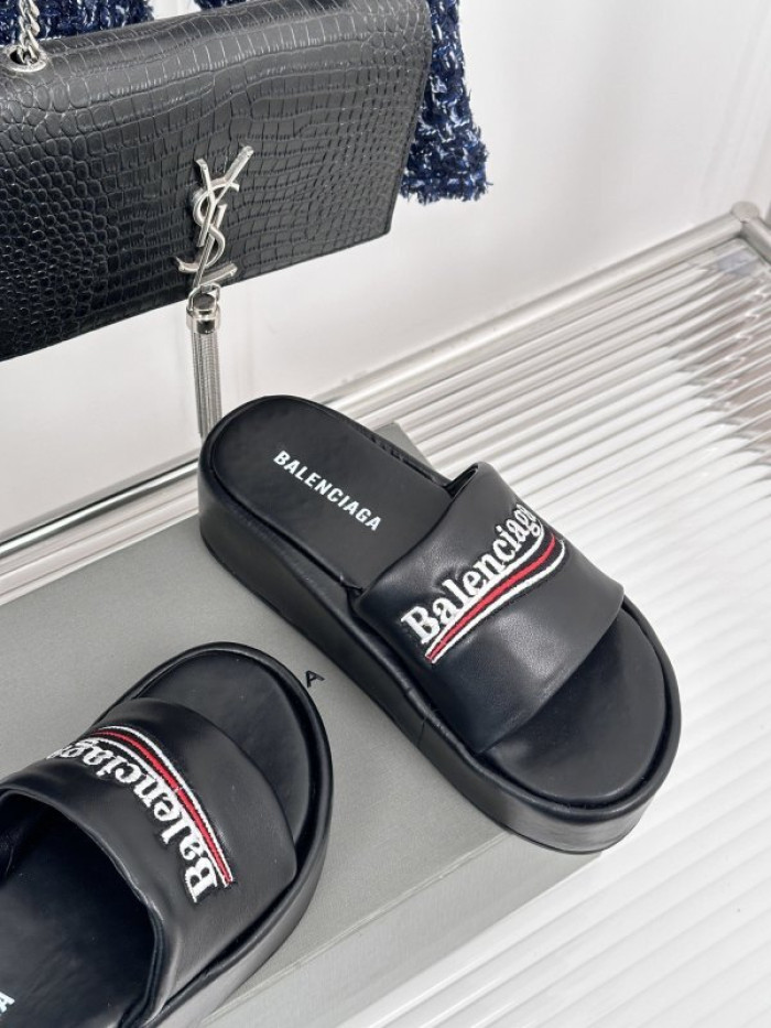 Balenciag* Sandal BS83