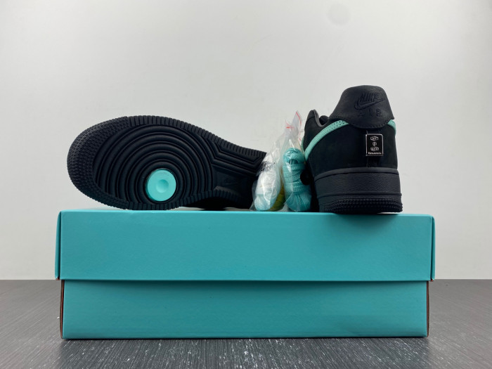 T*f*ny & co. x nike air force 1 low dz1382-001