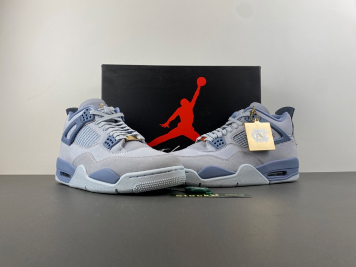 Air Jordan 4 UNC Tar Heels HV9204-407