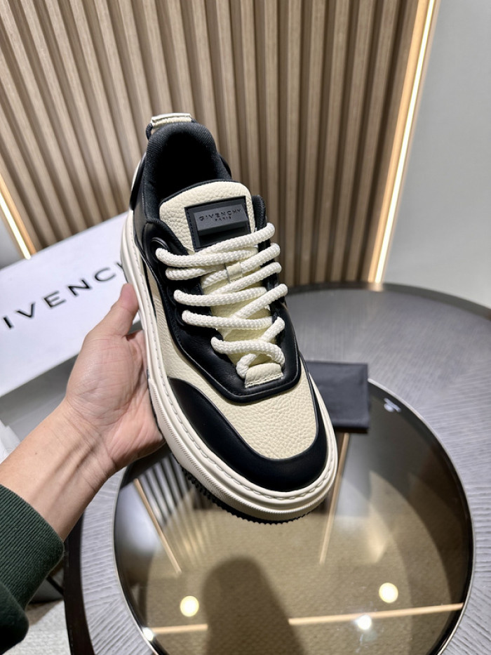 Givenchy Sneakers 660023