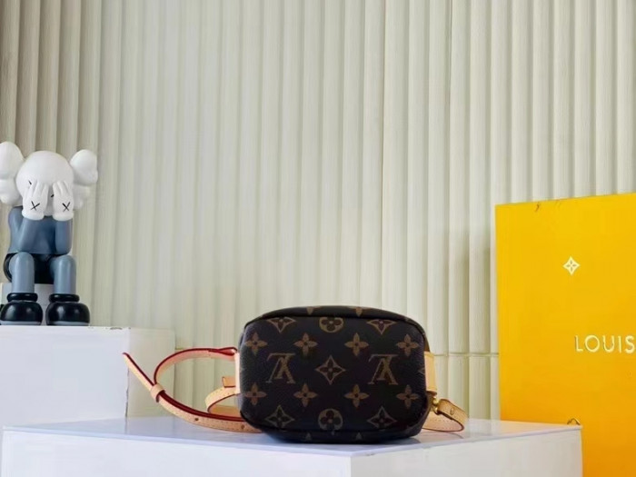 L*V BAG 06