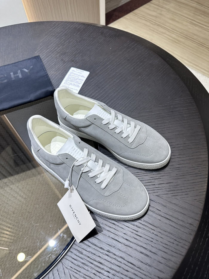 Givenchy Sneakers 660045