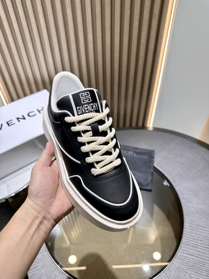Givenchy Sneakers 660021