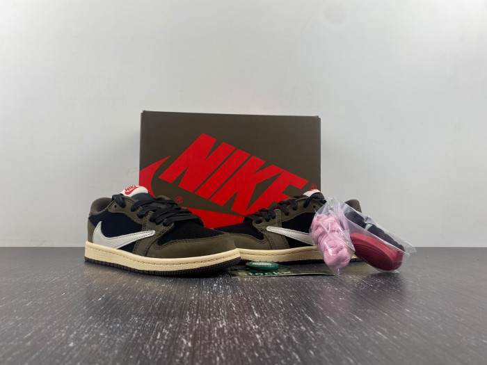TRAVIS SCOTT X AIR JORDAN 1 LOW “MOCHA” KIDS CQ4277-001
