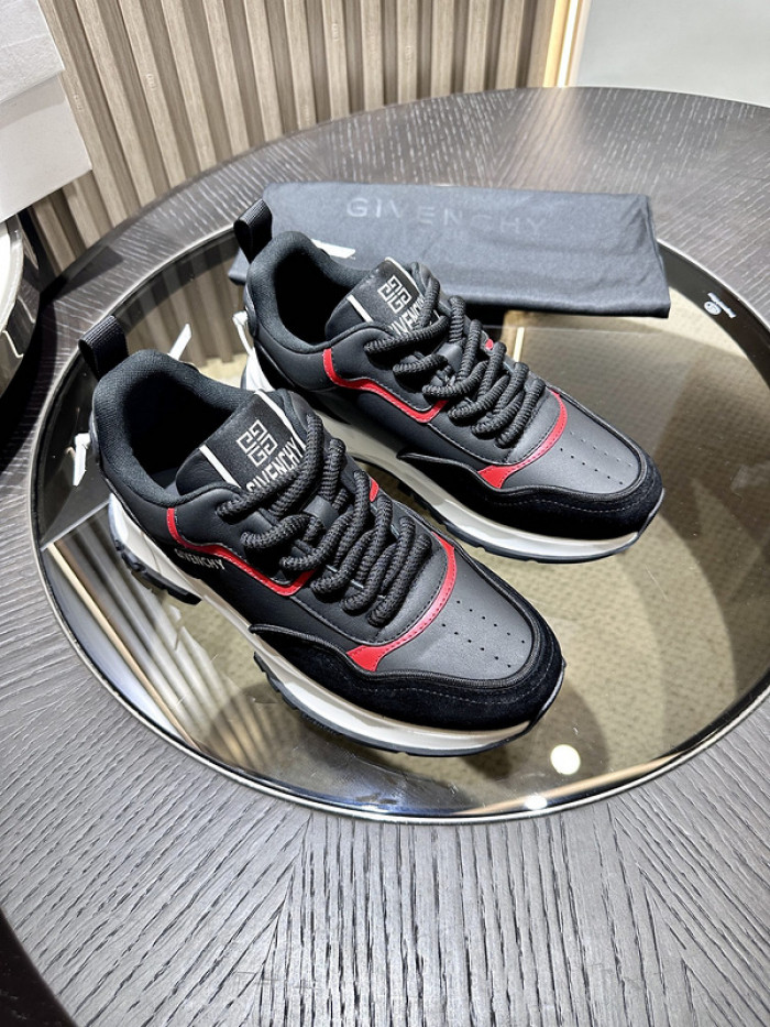 Givenchy Sneakers 660058