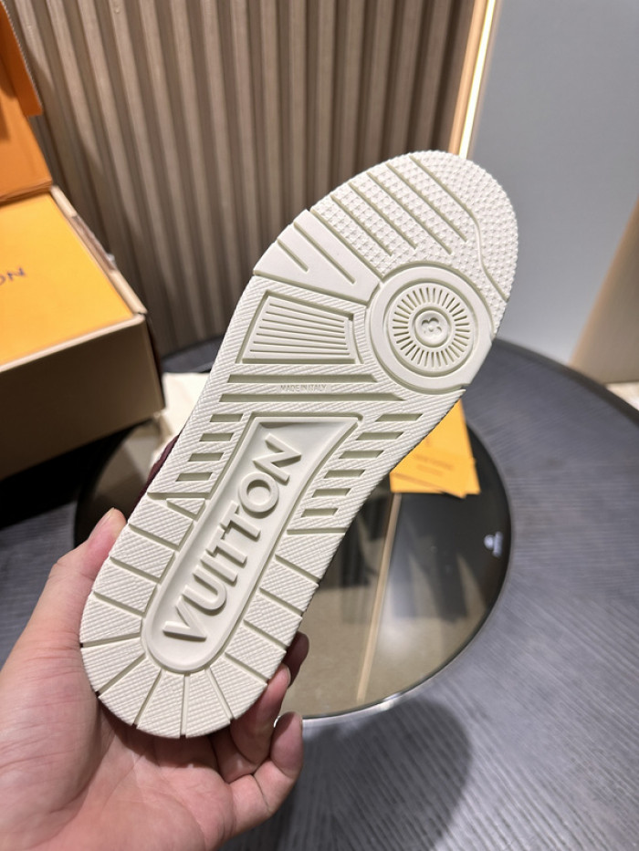 LV snekaers L0000401