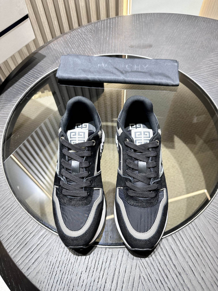 Givenchy Sneakers 660035