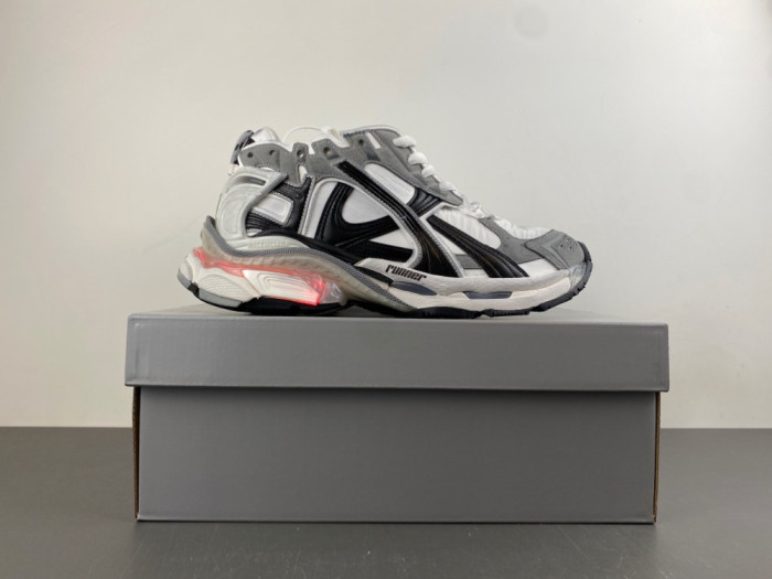Ba1en*iaga Runner LED sneaker WRNLD 9012