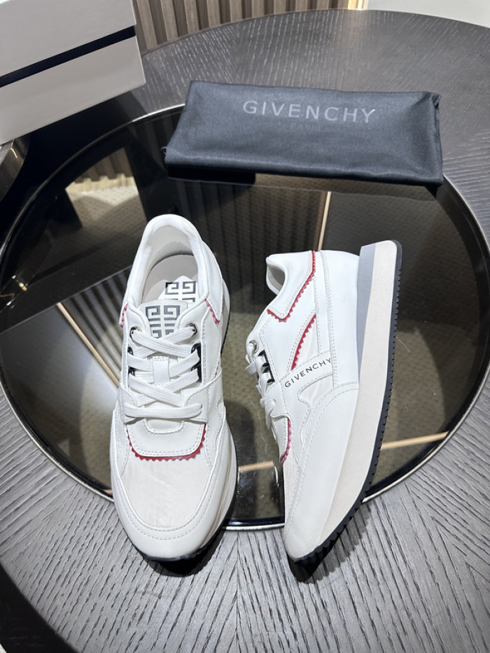 Givenchy Sneakers 660052
